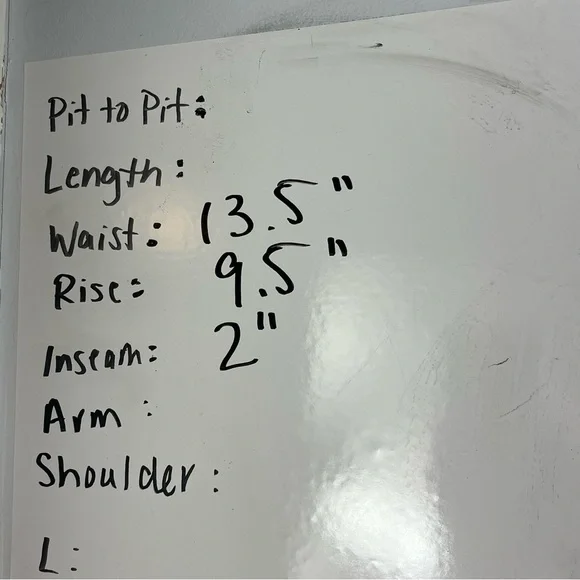 Talula Aritzia Size 0 Black Pleated Chino Shorts 2" P9 - Picture 4 of 4